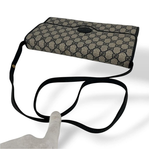 Gucci Beige and Black Monogram Shoulder Bag - Picture 5 of 16